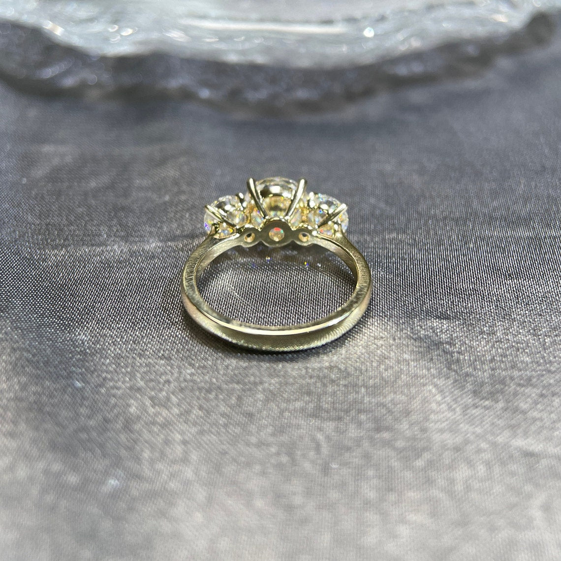 1.0 Ct Brilliant Round Moissanite Wedding Ring