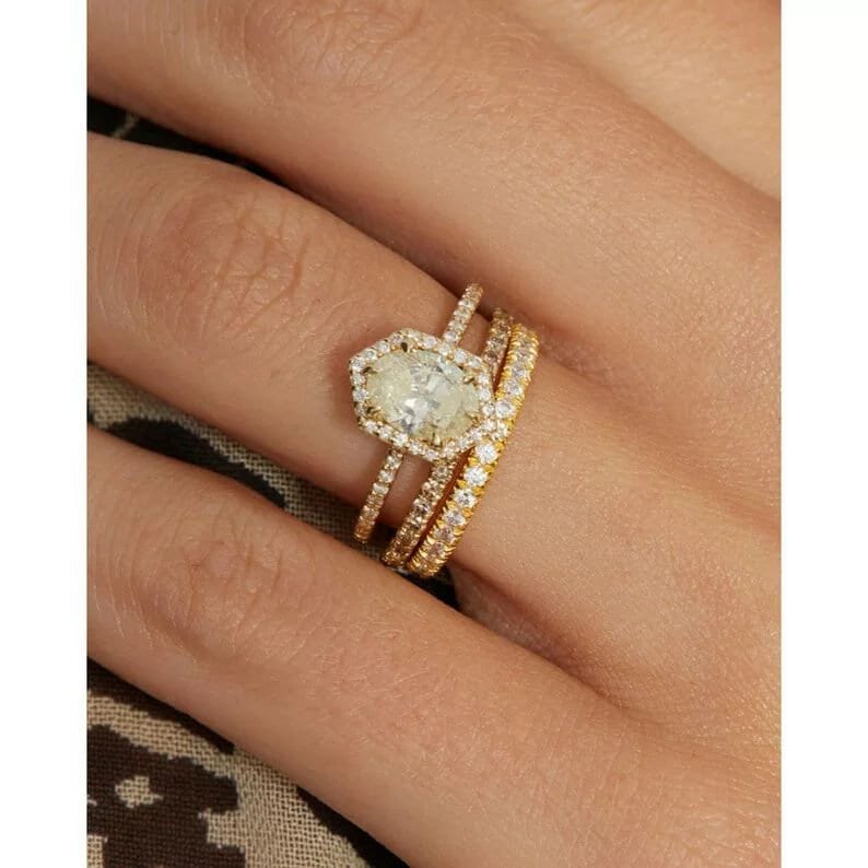 2.0 Carat Oval Moissanite Wedding Ring