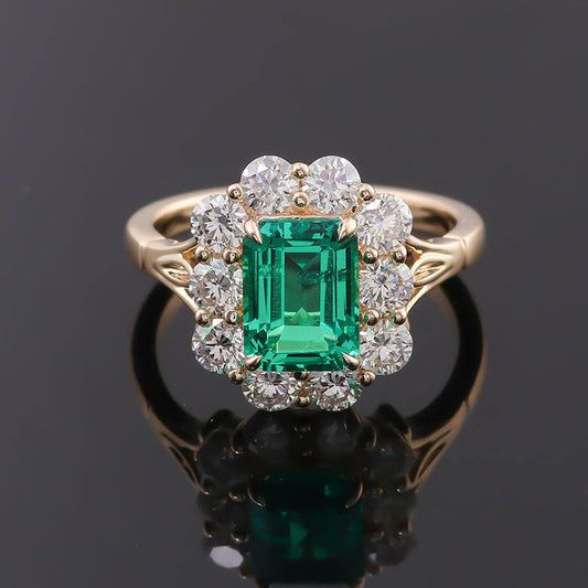 1.5 Ct Green Emerald Colour Stone With Moissanite Round Cut Ring