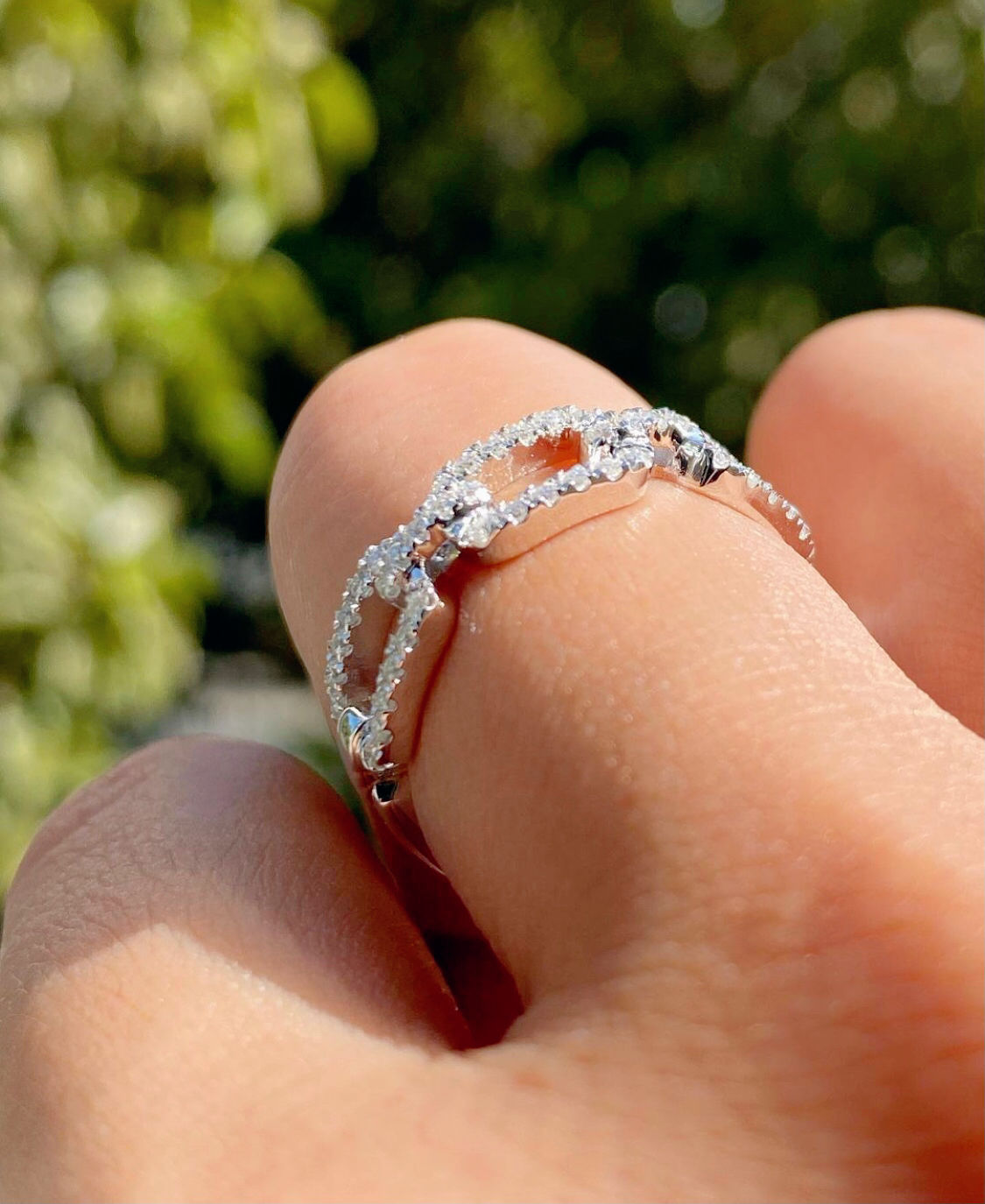 Brilliant Round Moissanite Diamond Band