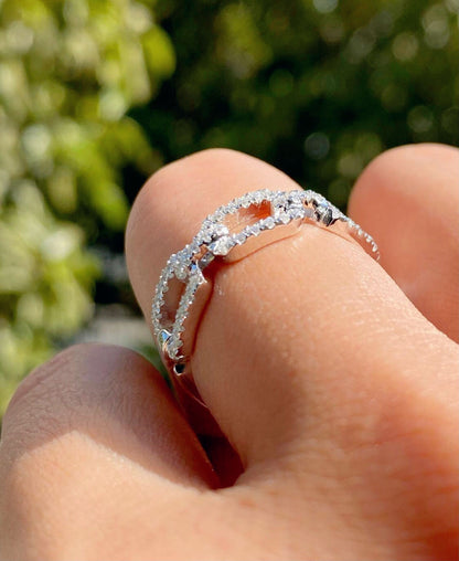 Brilliant Round Moissanite Diamond Band