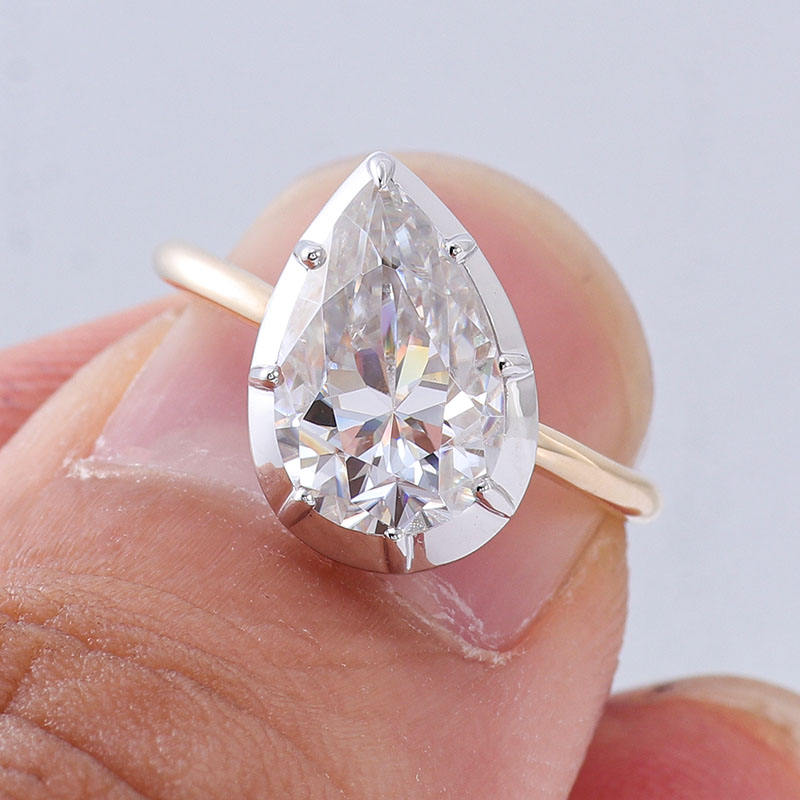 2.6 Ct Pear Moissanite Diamond Wedding Ring