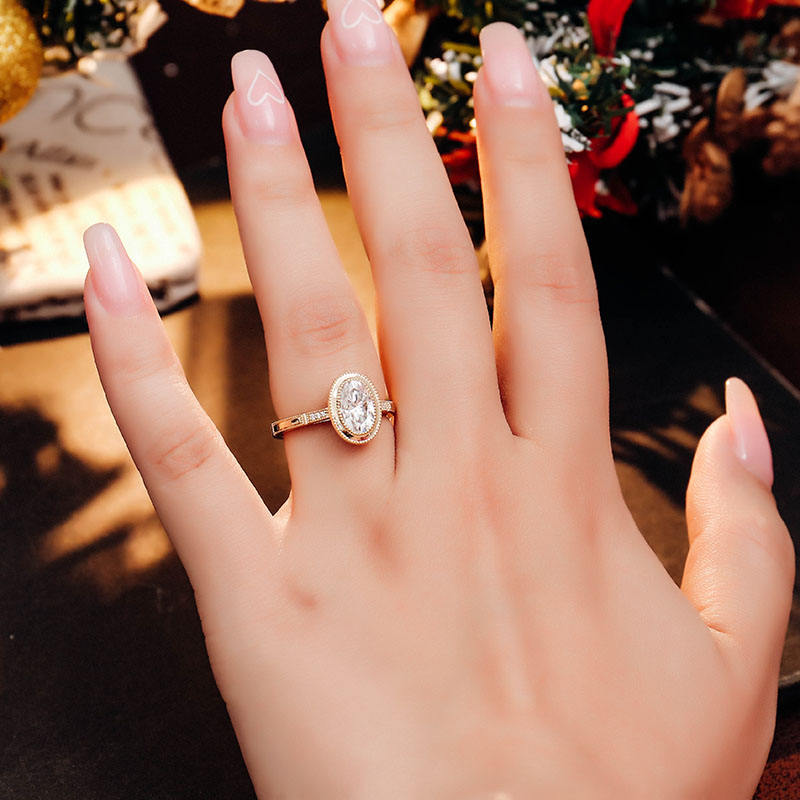 2.0 CT Oval Moissanite Engagement Ring