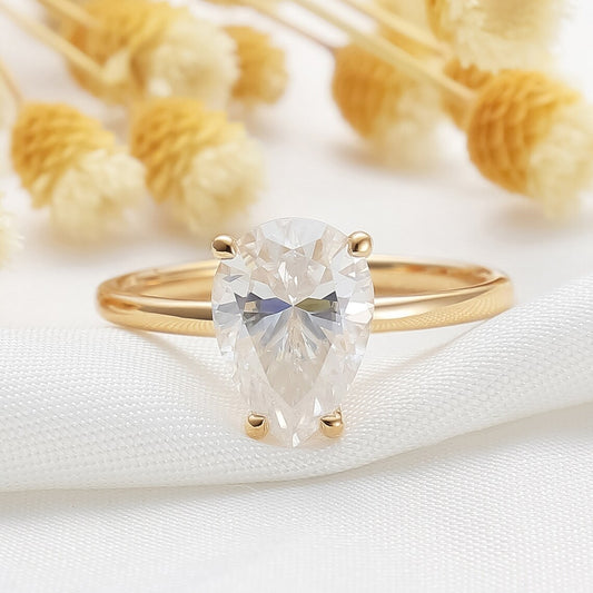 2.0 Ct Pear Moissanite Engagement Ring