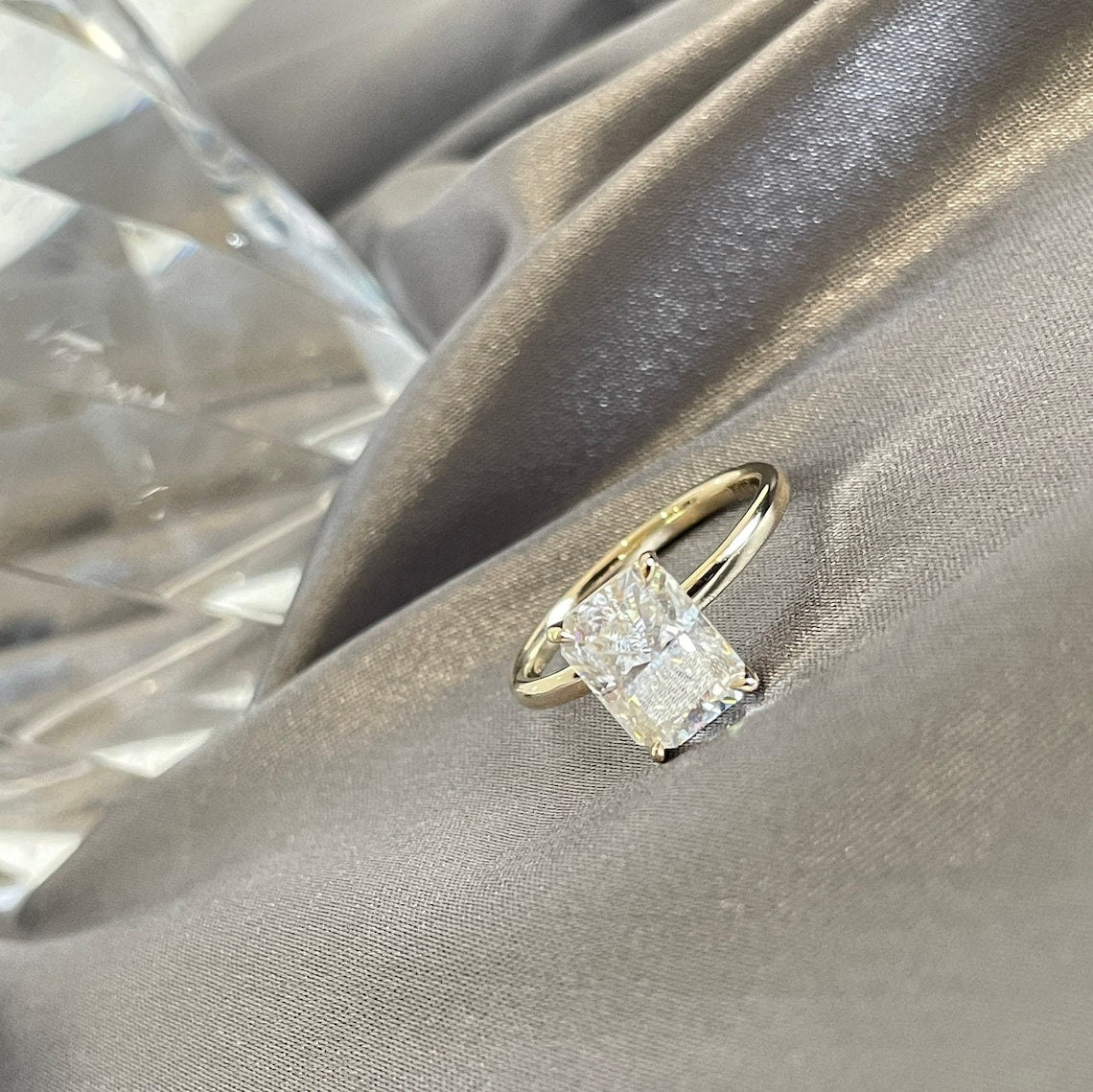 2.0 Ct Radiant Cut Moissanite Engagement Ring