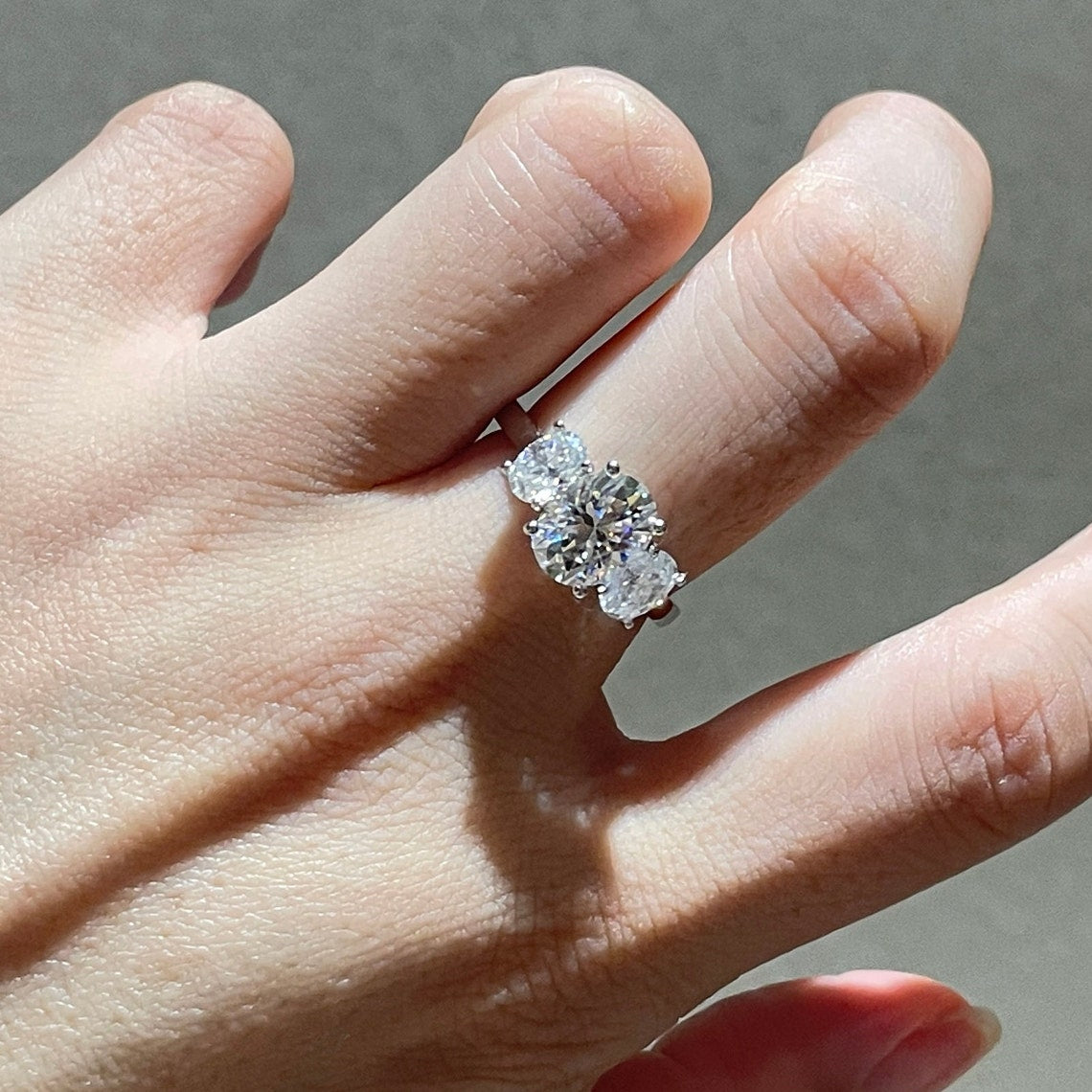 2.0 CT Oval Moissanite Engagement Ring