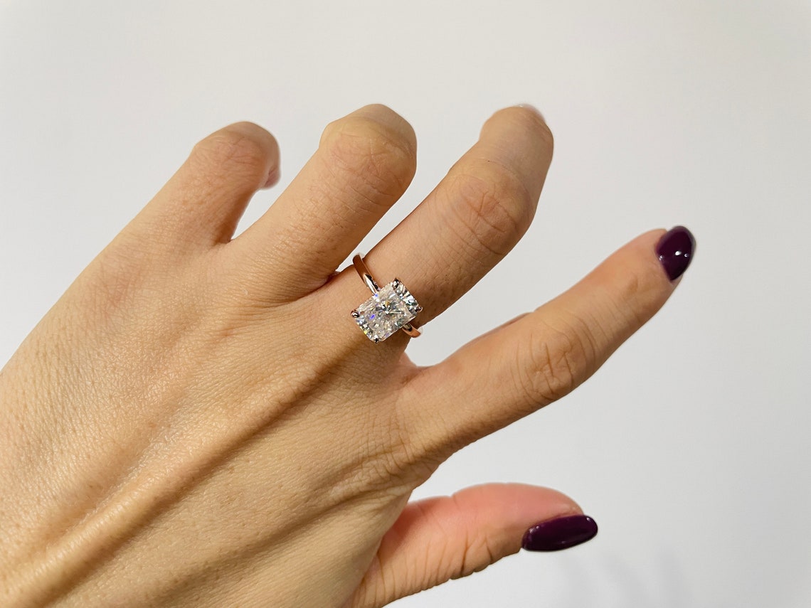 2.20 Ct Moissanite Engagement Ring