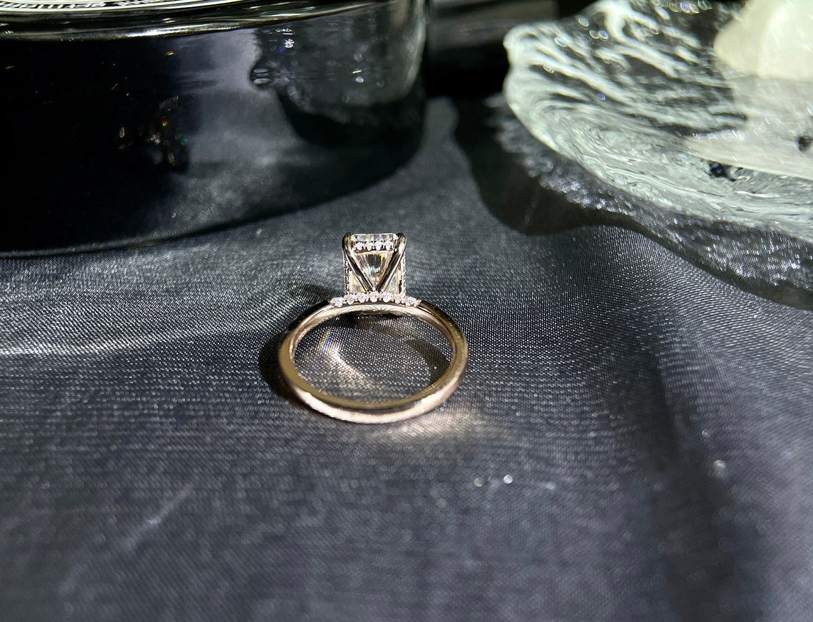 2.20 Ct Moissanite Engagement Ring