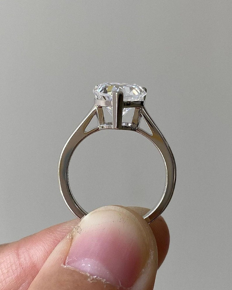 2.0 Ct Heart Moissanite Engagement Ring