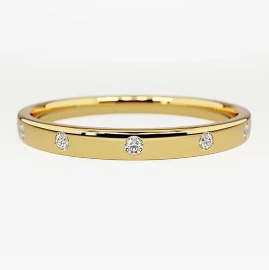 Beautiful Promise Band Wich Contains 5 Brilliant Round Moissanite