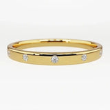 Beautiful Promise Band Wich Contains 5 Brilliant Round Moissanite