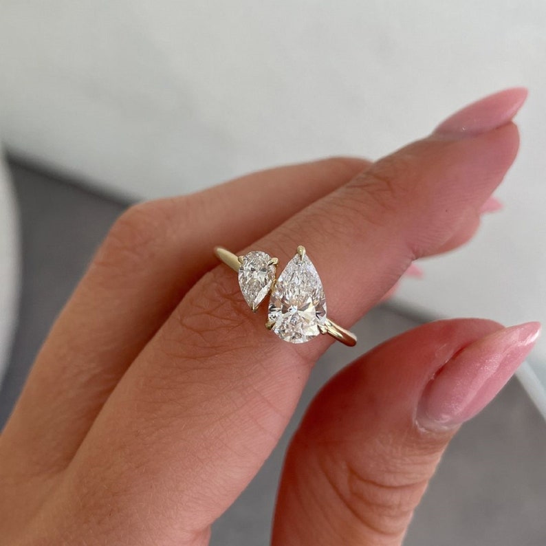 2.0 Ct Moissanite Pear Double Header Engagement Ring