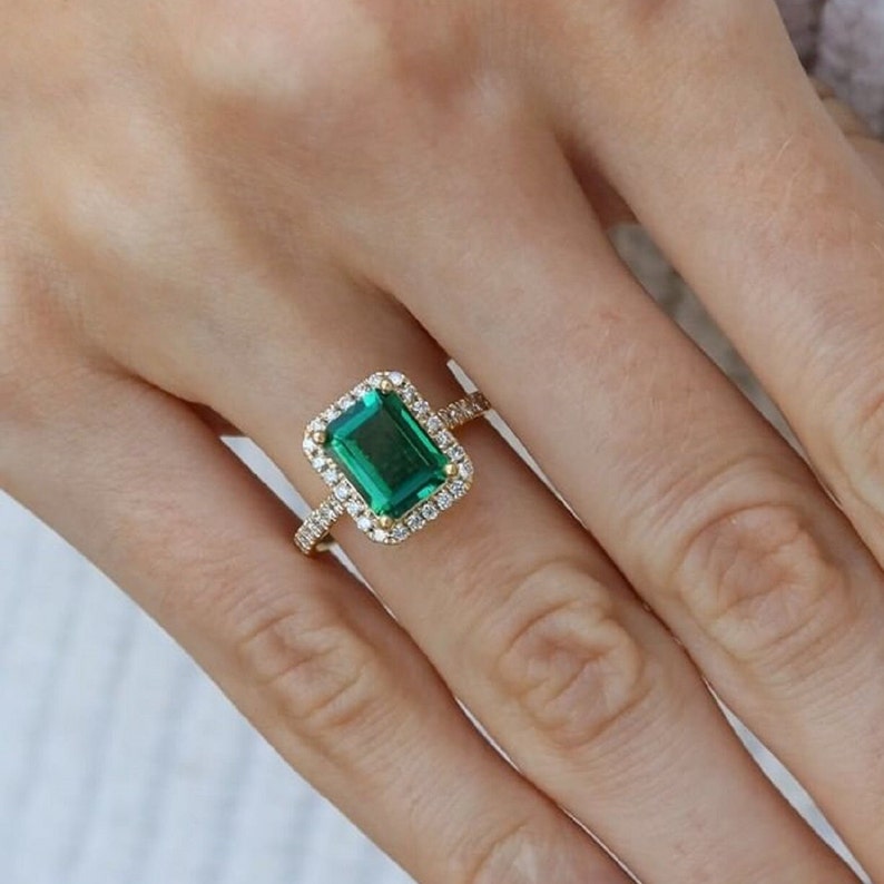 3.00 Ct Green Emerald Wedding Ring