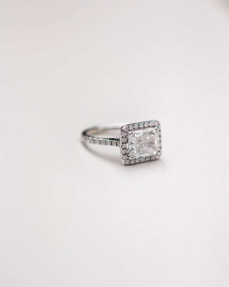 3.0 Ct Radiant Moissanite Engagement Ring