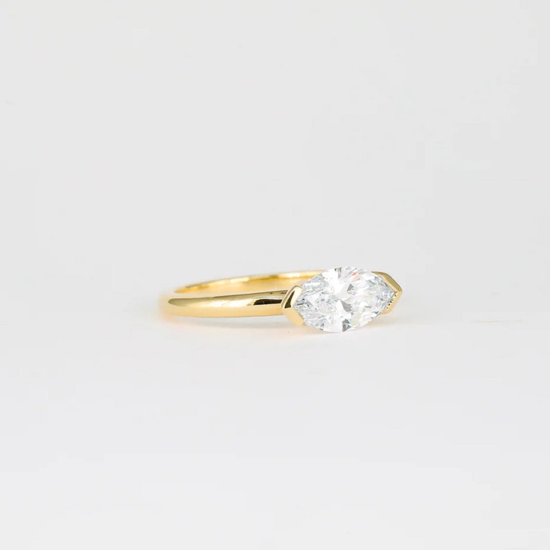 2.50 Ct Beautiful Marquise Moissanite Engagement Ring