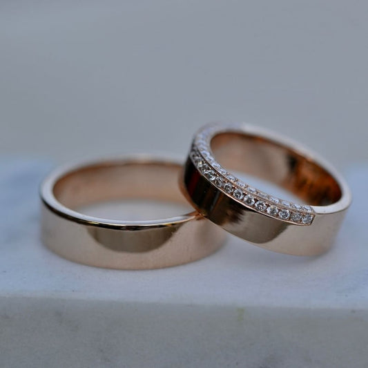 Beautiful Moissanite Couple Band