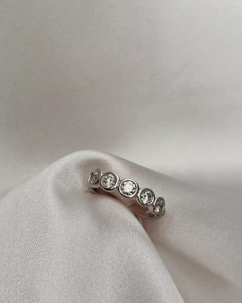 5 Brilliant Round Moissanite Wedding Band