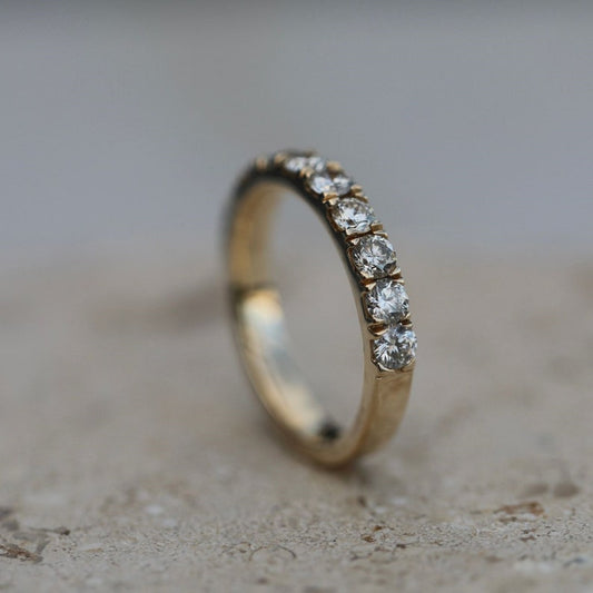 Brilliant Round Moissanite Enagement Wedding Band