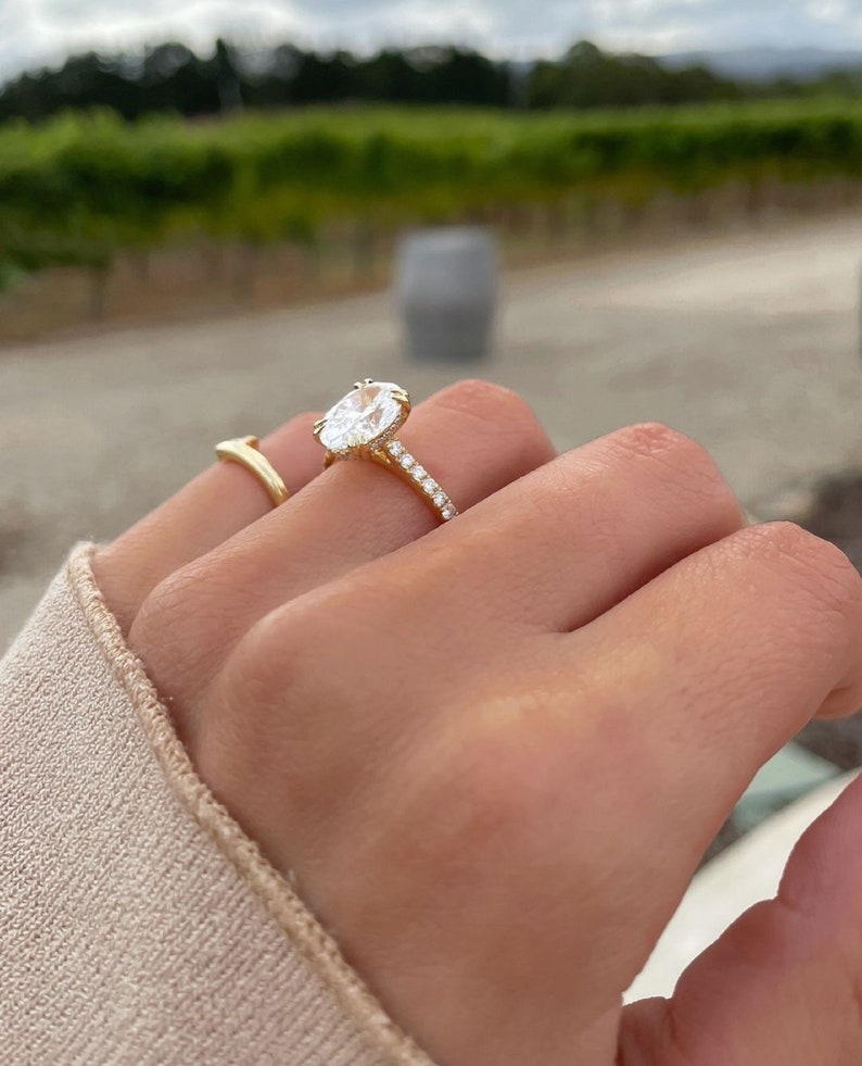 2.02 Ct Oval Moissanite Engagement Ring