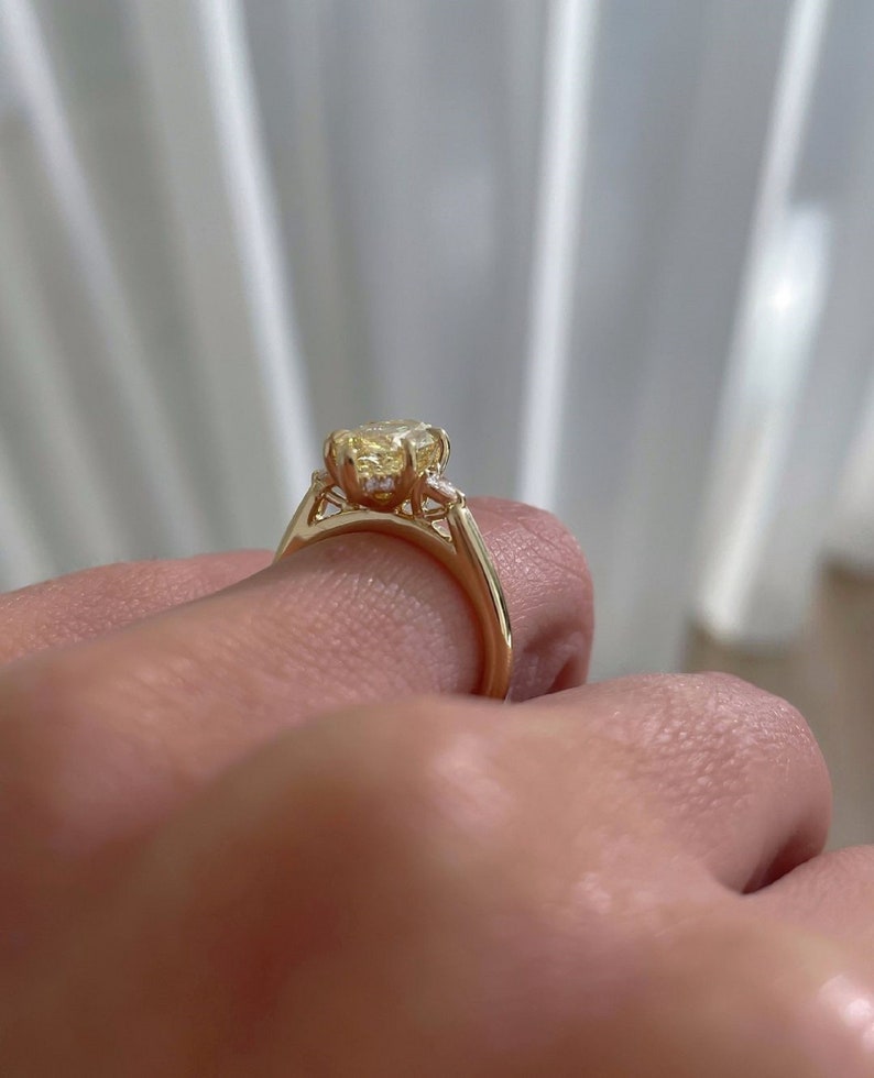 2.0 Ct Moissanite Marquise Engagement Ring