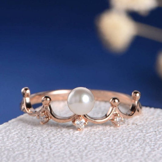 Beautiful Pearl In The Center With 3 Round Moissanite Ring