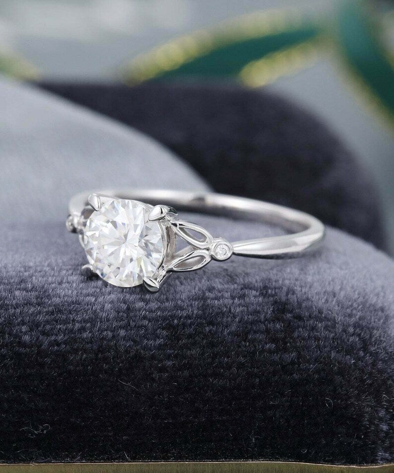 2.0 Ct Brilliant Round Moissanite Engagement Ring