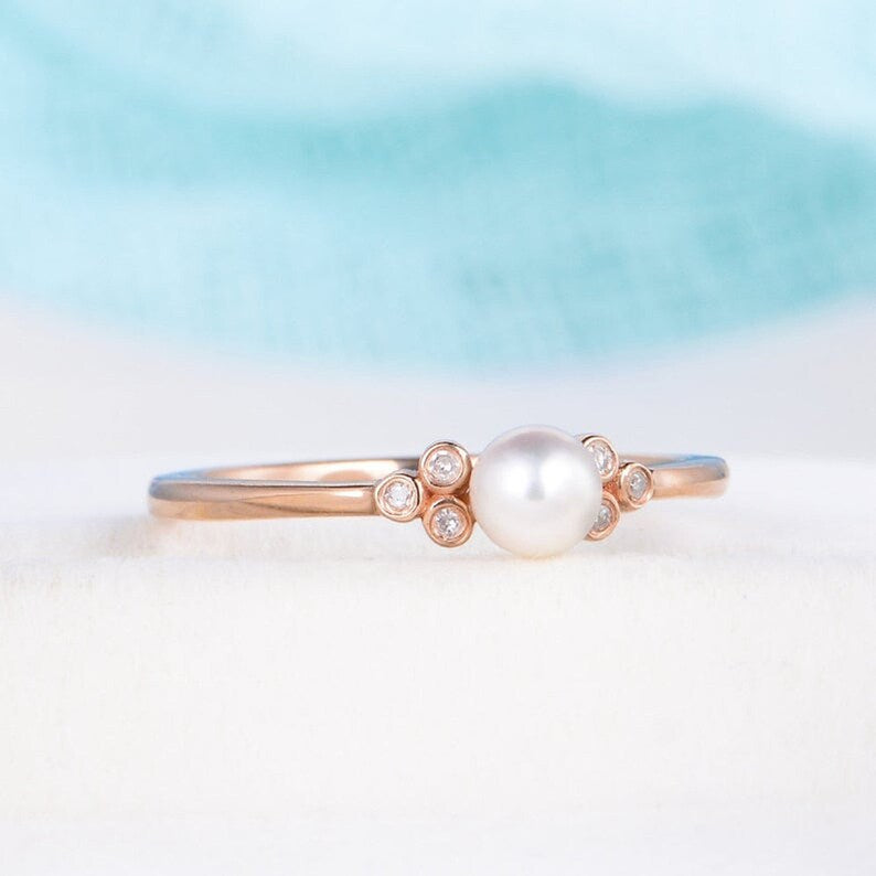 Beautiful Pearl In The Center With 6 Round Moissanite Ring