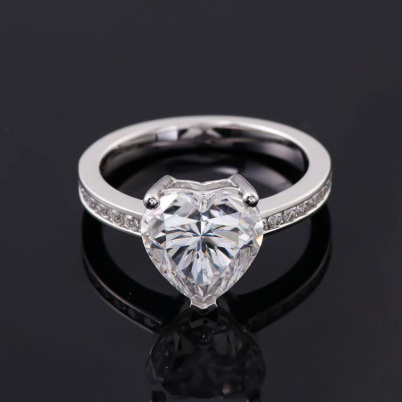 1.5 Ct Heart & Round Moissanite Engagement Ring