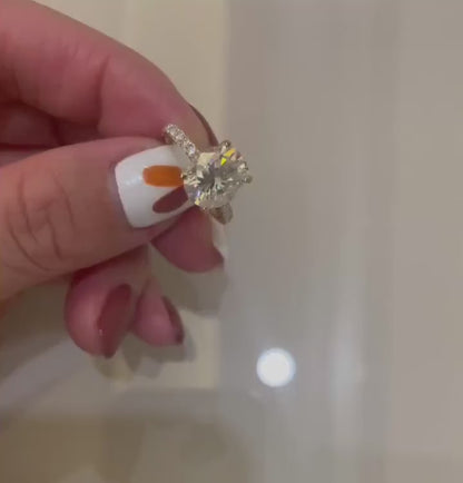 2.02 Ct Oval Moissanite With Round Cut Engagement Ring