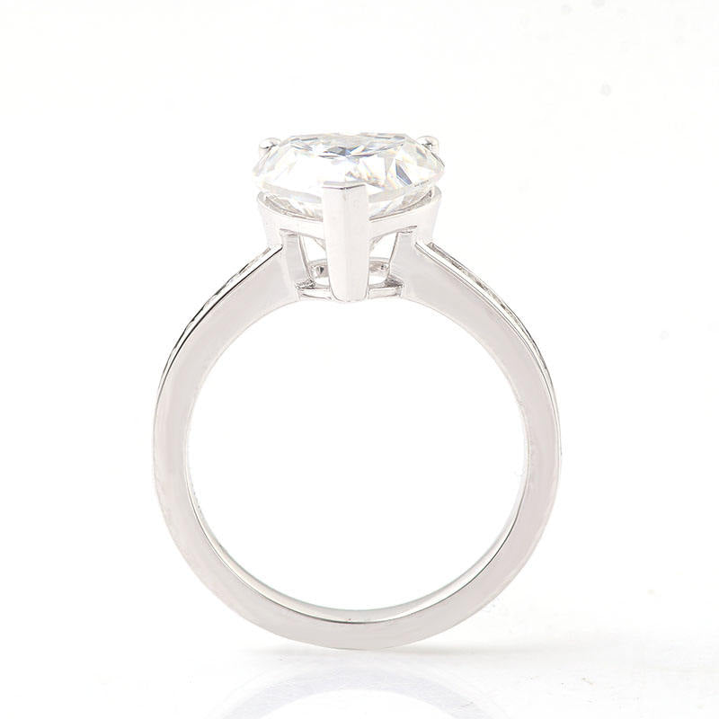 1.5 Ct Heart & Round Moissanite Engagement Ring